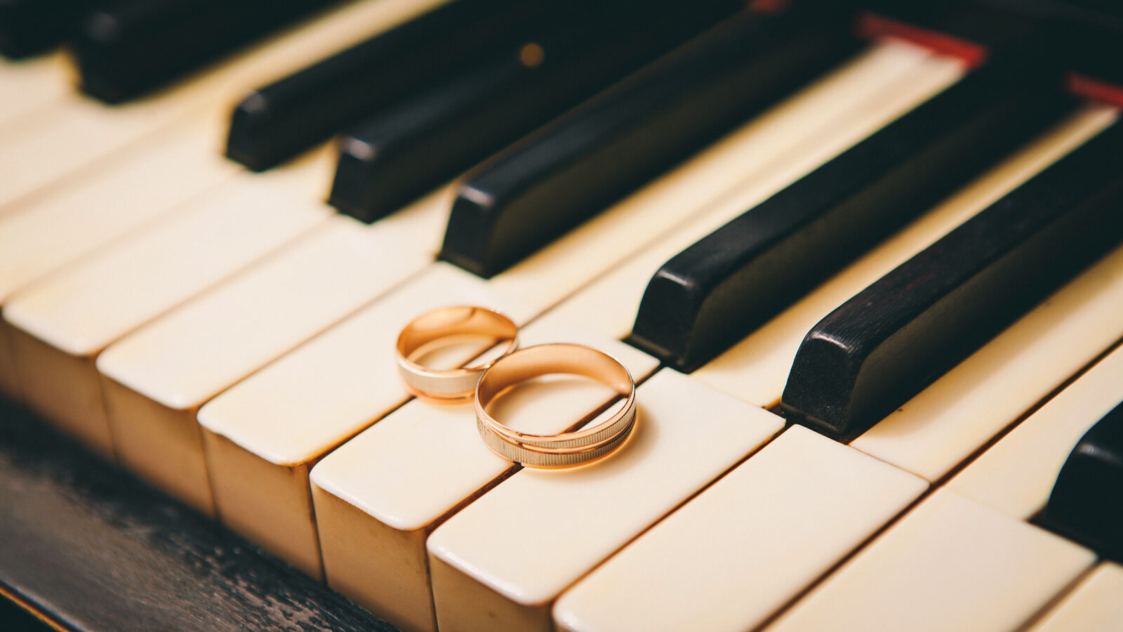 How To Choose The Right Music For Your Wedding - Vimarsana News