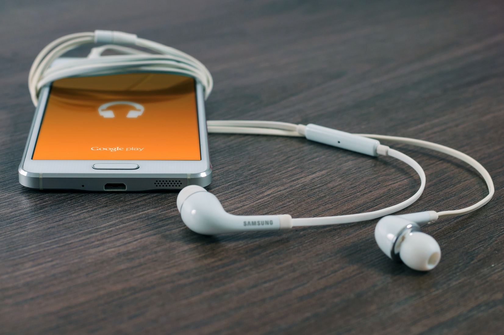 3 Podcast Categories That Entertain & Educate - Vimarsana News