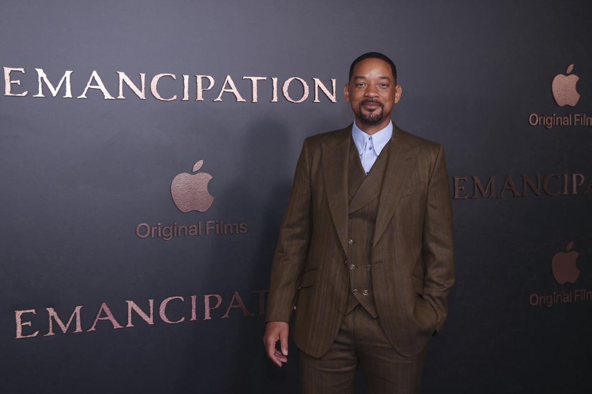 Will Smith Accepts Beacon Award for Emancipation at The African American Film Critics Association – The Koalition